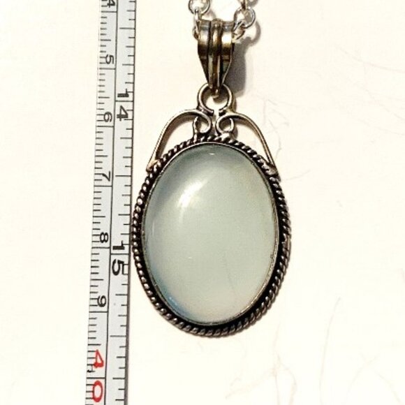 Cloudy Quartz Charm Necklace – Clarity & Spiritual Protection - Picture 5 of 6